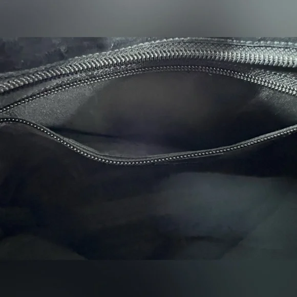 Salvatore Ferragamo Black Shoilder Bag in VGUC- - Picture 2 of 11